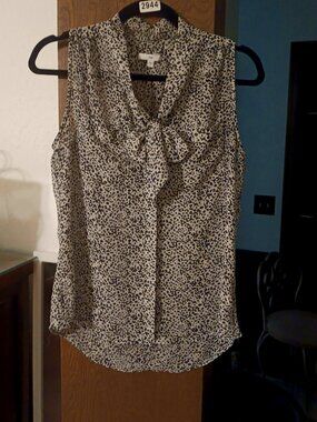 LIKE NEW - GAP Sleeveless Blouse ~ Size Sm